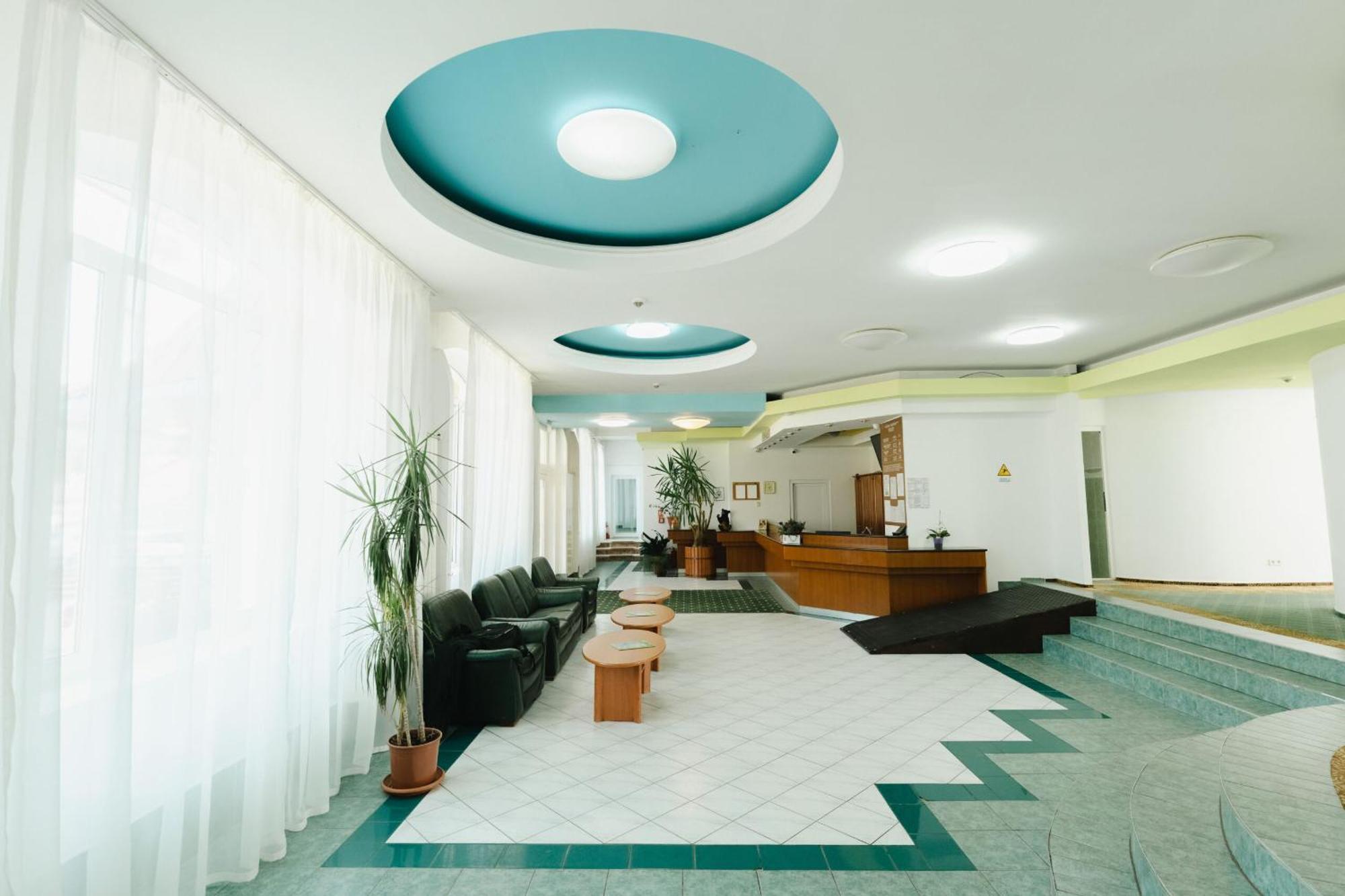 Hotel Iadolina 斯塔纳德瓦勒 外观 照片