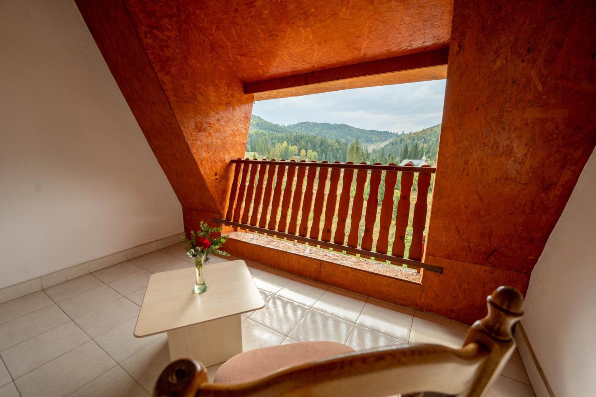 Hotel Iadolina 斯塔纳德瓦勒 外观 照片
