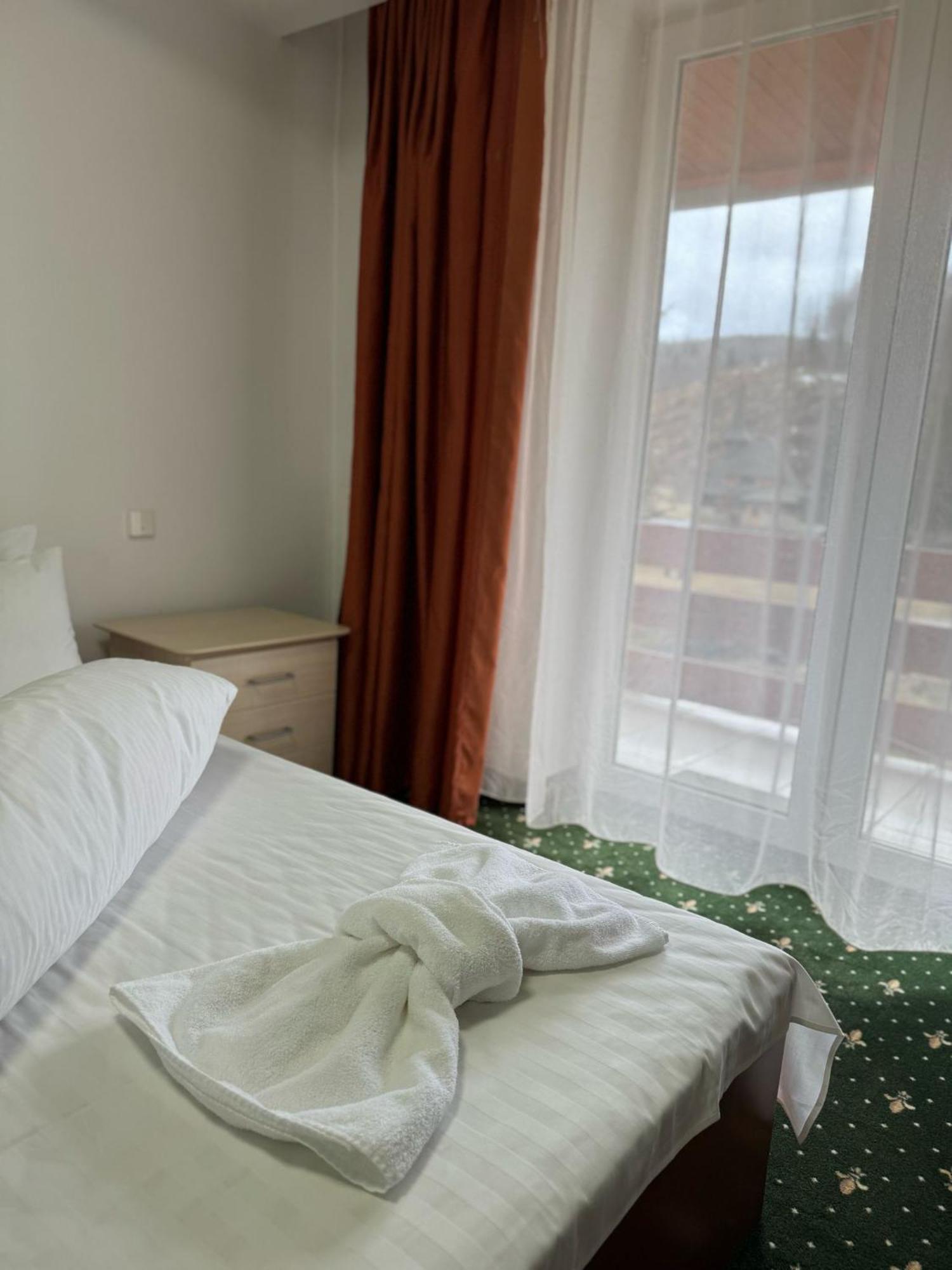 Hotel Iadolina 斯塔纳德瓦勒 外观 照片