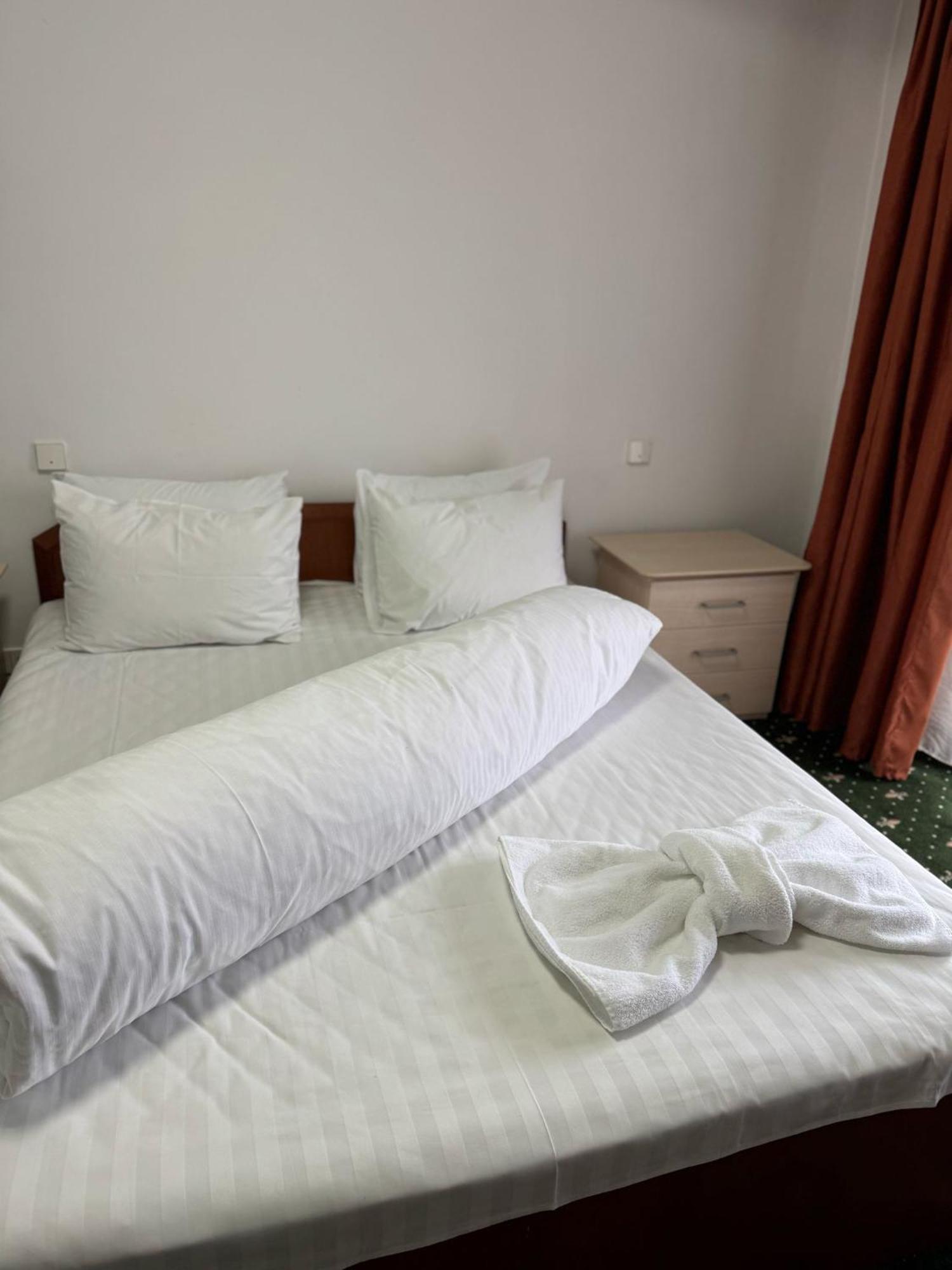 Hotel Iadolina 斯塔纳德瓦勒 外观 照片